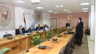 المرشحون لمنصب عمادة 