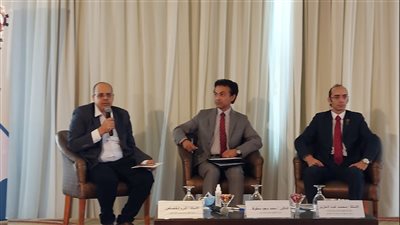 حلمي النمنم: لا توجد حياة ديمقراطية سليمة في العالم كله