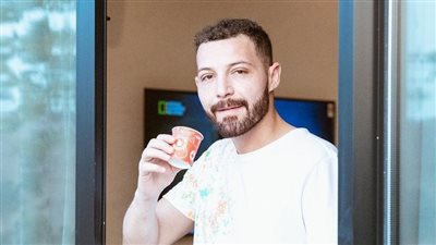 محمود حجازي يغازل متابعيه في أحدث ظهور له (صورة)