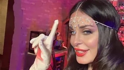 دومينيك تتعرض لحادث أثناء تصوير أغنية 'العب غيرها' في دبي