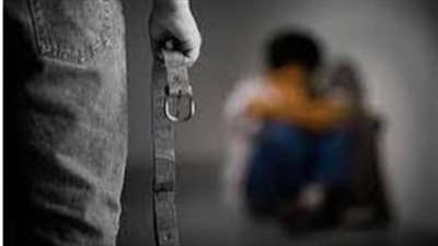 سحجات شديدة وكدمات بالجسم.. إحالة عامل قتل نجله بمصر القديمة للجنايات