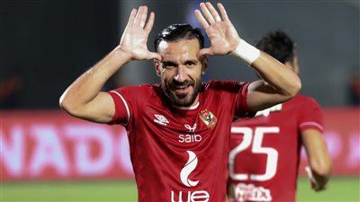 عاجل.. الإصابة تضرب علي معلول في مباراة الأهلي وفاركو