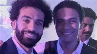 آسر ياسين يوجه رسالة لمحمد صلاح عبر 