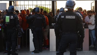 السلطات الفرنسية تعلن اعتقال 68 مشجعا في باريس بعد نهائي دوري الأبطال