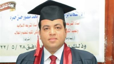 أمير الكومي يحصل على الدكتوراه في القانون من جامعة بنها (صور)