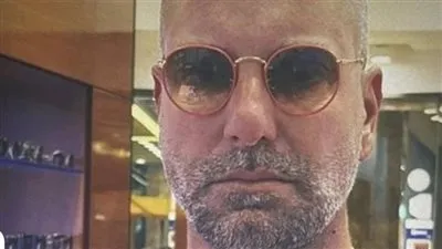 تامر هجرس يمازح متابعيه عبر 