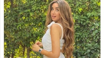 هنا الزاهد تغازل جمهورها ومحبيها