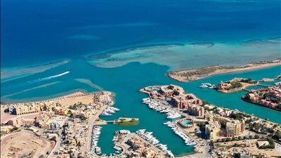 رئيس مجلس الوزراء يُصدر قرارًا بتشكيل اللجنة الدائمة لتراخيص المنشآت السياحية 