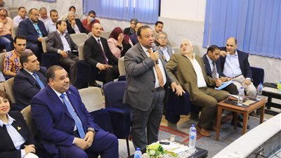  محافظ سوهاج يناقش قضايا المواطنين بحضور عدد من أعضاء مجلسي النواب والشيوخ