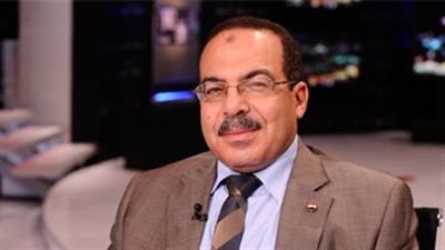 في تهمة نشر أخبار كاذبة.. حبس يحيى حسين عبد الهادي سنة مع إيقاف التنفيذ 