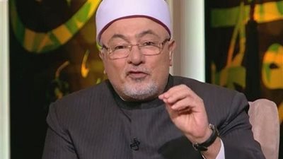 خالد الجندي: حذرت من سفهاء فتاوى الجن والأعمال والمقابر والبنوك (فيديو)