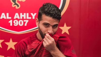 نادر شوقي يكشف مصير محمد محمود مع الأهلي