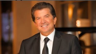 بكلمات مليئة بالحزن.. وليد توفيق ينعى شقيقه