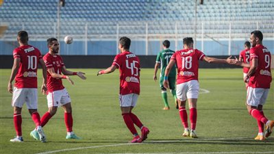 صراع ثلاثي على التعاقد مع نجم الأهلي