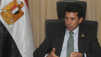 وزير الرياضة يفجر مفاجأة بشأن استضافة نهائي دوري الأبطال
