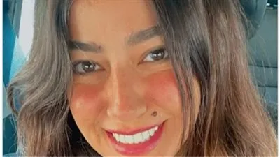 بإطلالة عفوية.. هند عبد الحليم تغازل جمهورها ومحبيها 