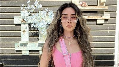 بالأحمر.. هنا الزاهد تخطف الأنظار في أحدث ظهور لها