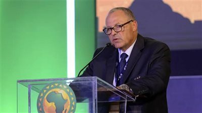 أبو ريدة يهنئ حمد بن خليفة بتعيينه وزيرا للرياضة في قطر 