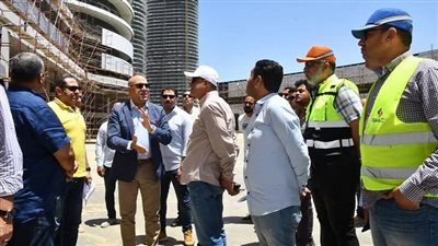 وزير الإسكان يتفقد مشروعات المنطقة الشاطئية بالعلمين الجديدة وأعمال تطوير وتوسعة طريق إسكندرية مطروح الساحلى