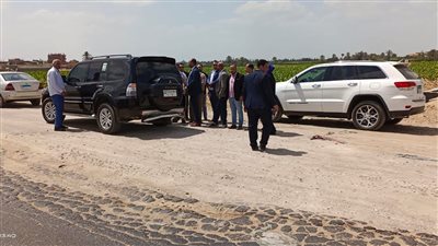 محافظ المنوفية والنائب أحمد أبوزيد يعاينان طريق كفر داود بالسادات
