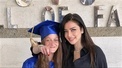 بإطلالة سوداء.. تفاصيل احتفال رضوى الشربيني بتخرج ابنتها من المدرسة