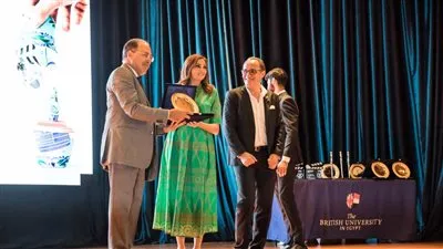 تكريم اسم سمير صبري وبشرى ومجدي تحمد علي في ختام 