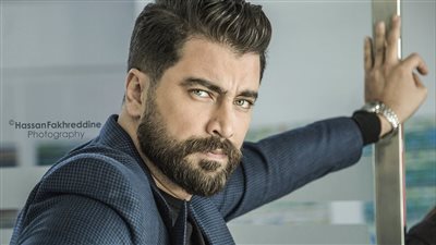 معتصم النهار يستفتي الجمهور حول آرائهم بالحلقات الأولى من مسلسل بيروت303 (صورة)