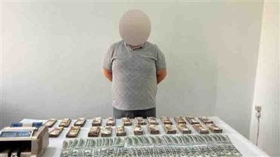 ضبط شخص يتاجر بالنقد الأجنبي في القاهرة