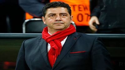 عاجل.. الأهلي يكشف حقيقة وصول فيتوريا إلى القاهرة لتدريب الفريق