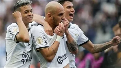 كورينثيانز يلحق ببالميراس في صدارة الدوري البرازيلي