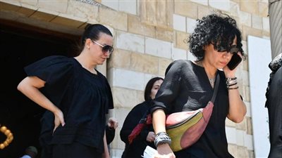 شريف عرفة وريهام عبد الغفور يشاركان في جنازة والد الفنان أحمد فتحي