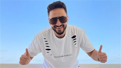 بهذه الطريقة.. حمادة هلال يغازل جمهوره بأحدث ظهور له