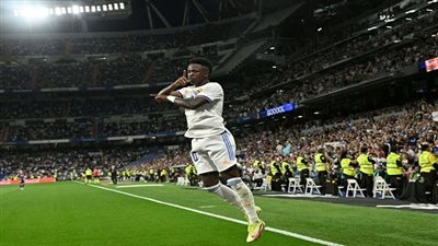 فينسيوس يوافق على مقترح رئيس ريال مدريد