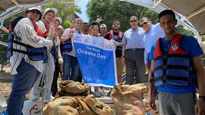 بمشاركة ٦٥ متطوعا.. تنظيم حملتين لنظافة نهر النيل من المخلفات البلاستيكية