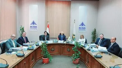 لجنة قيادات جامعة بنها تستقبل المتقدمين للوظائف القيادية