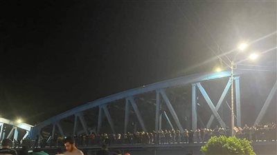 إنتحار شاب من أعلى كوبرى القطار بالمنصورة |صور