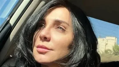 سلاف فواخرجي تتألق في أحدث جلسة تصويرية لها 