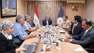 العناني يتابع اللمسات النهائية لأعمال القاعات الرئيسية بالمتحف المصري الكبير