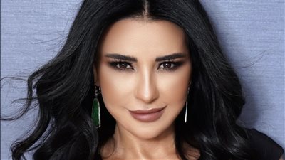 بالأسود.. ماغي بو غصن تبهر جمهورها بأحدث ظهور لها