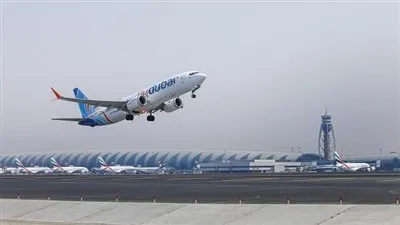 شاهد.. اختطاف طائرة من مطار أمريكي أمام أعين الأمن