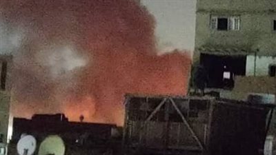 اندلاع حريق هائل بمصنع في منطقة السلام