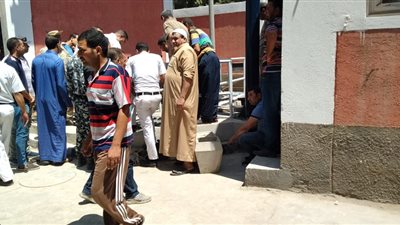 تفاصيل مصرع 4 عمال في انهيار غرفة صرف صحي بالقناطر (صور)