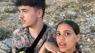 جنا عمرو دياب تقضي عطتلها بصحبة صديقها 