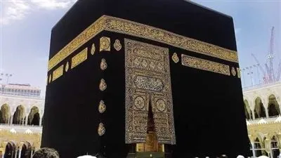 تعرف على مراحل تصنيع كسوة الكعبة المشرفة (فيديو)