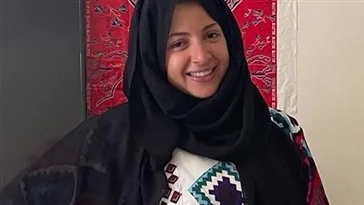 حصلت عليها منى فاروق.. ما هي الإقامة الذهبية الإماراتية؟