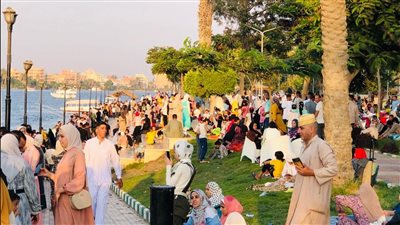 استمرار توافد الزوار على حدائق الري بالقناطر الخيرية في رابع أيام العيد