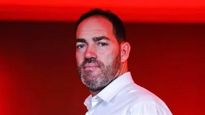 سواريش يحدد صفقات الأهلي الصيفية 