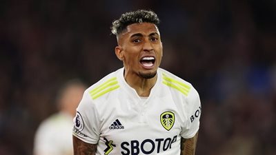 تفاصيل عرض برشلونة لضم رافينيا لاعب ليدز