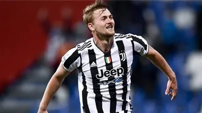 يوفنتوس يحسم تعاقده مع بديل ماتياس دي ليخت
