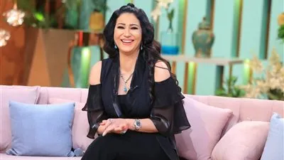 وفاء عامر: شخصيه هلالة في جزيرة غمام اقربلي من يسرية في راجعين ياهوي 